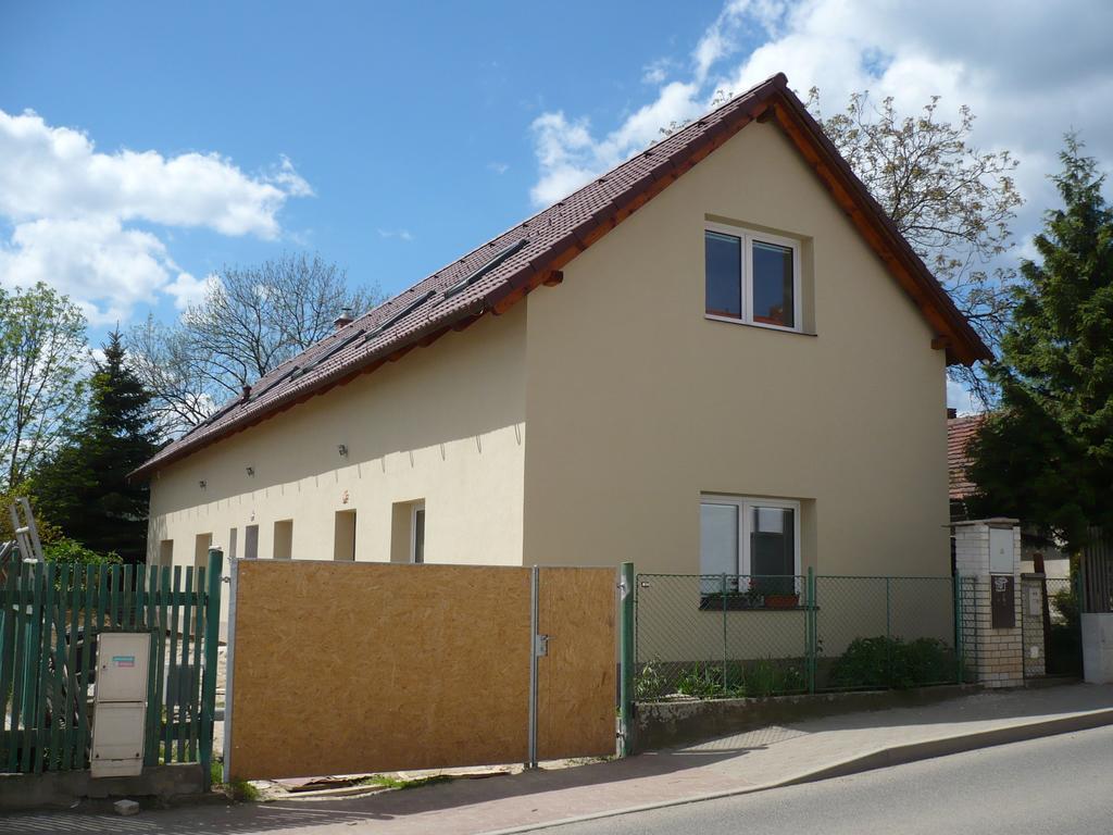 Rivendell Apartments Прага Екстериор снимка