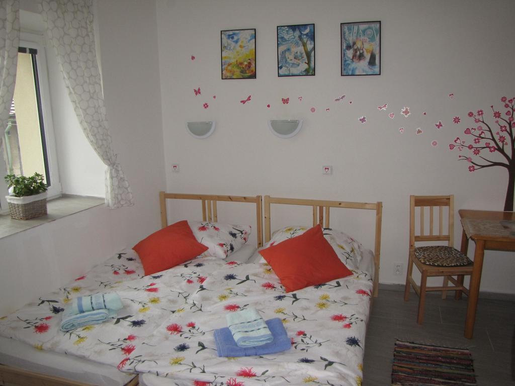 Rivendell Apartments Прага Екстериор снимка