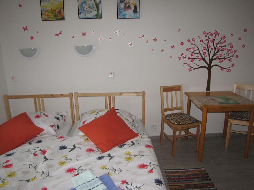 Rivendell Apartments Прага Екстериор снимка