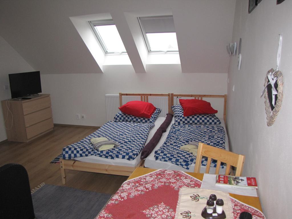 Rivendell Apartments Прага Екстериор снимка