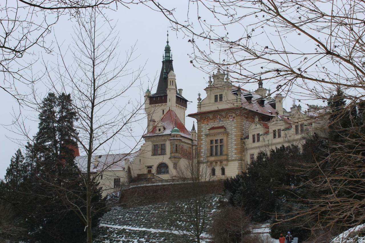 Rivendell Apartments Прага Екстериор снимка