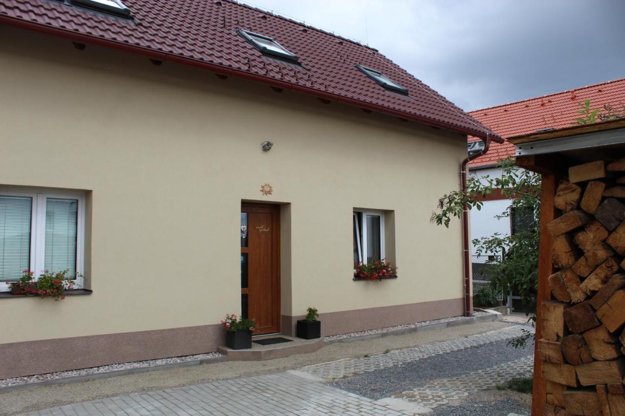 Rivendell Apartments Прага Екстериор снимка