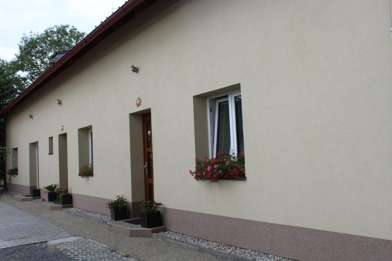 Rivendell Apartments Прага Екстериор снимка