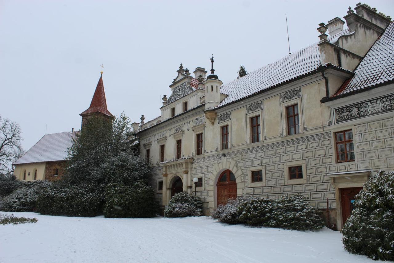 Rivendell Apartments Прага Екстериор снимка