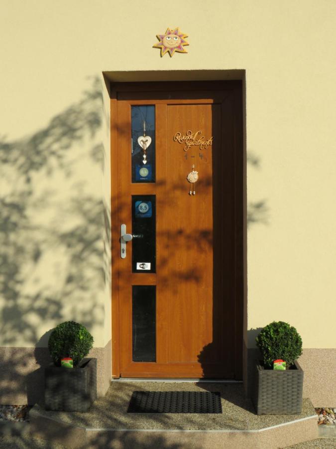 Rivendell Apartments Прага Екстериор снимка
